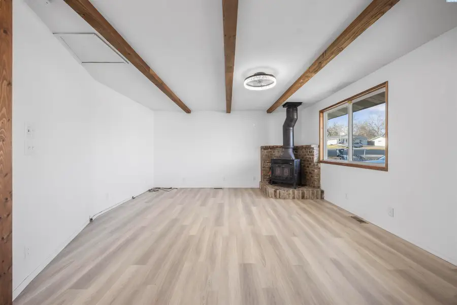 1107 Jane Ave, Benton City, WA 99320 - #3
