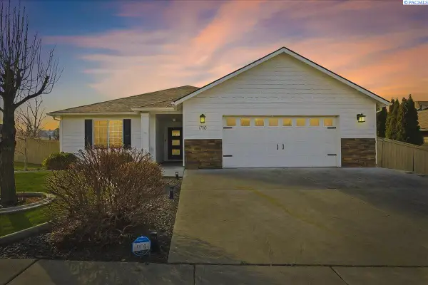 1710 S Jefferson Pl, Kennewick, WA 99338