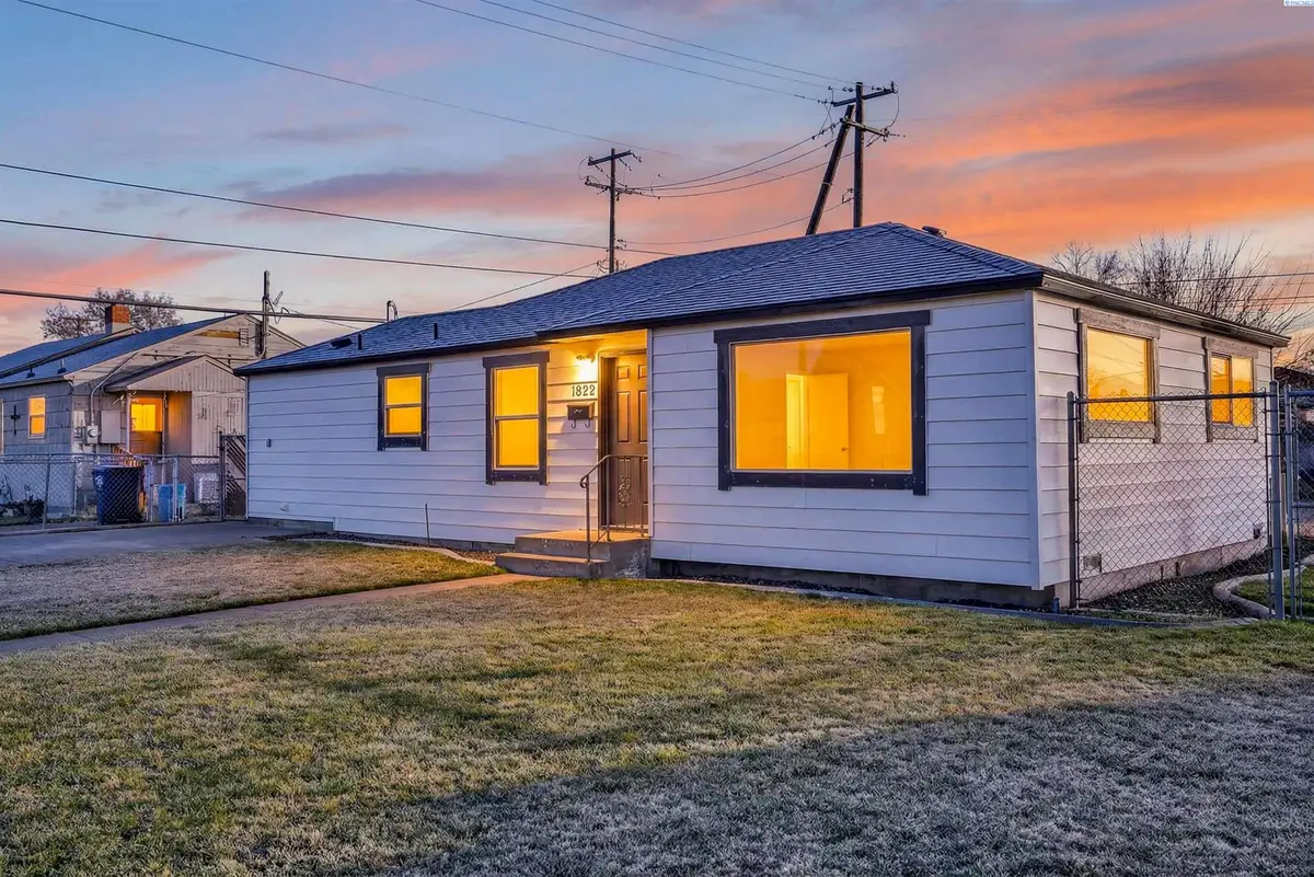 1823 N 11th Ave, Pasco, WA 99301 - #1