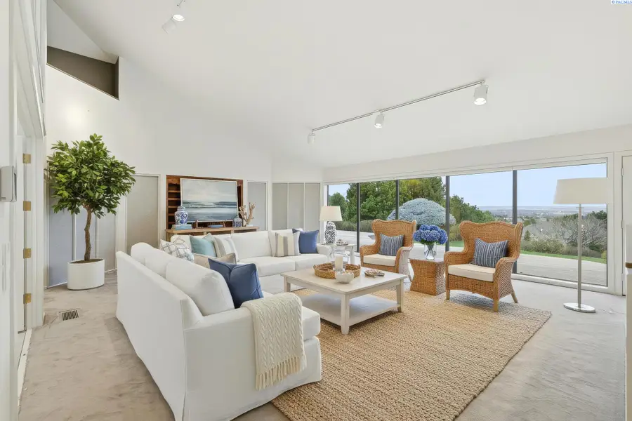 2618 Quarterhorse Way, Richland, WA 99352-9494 - #3