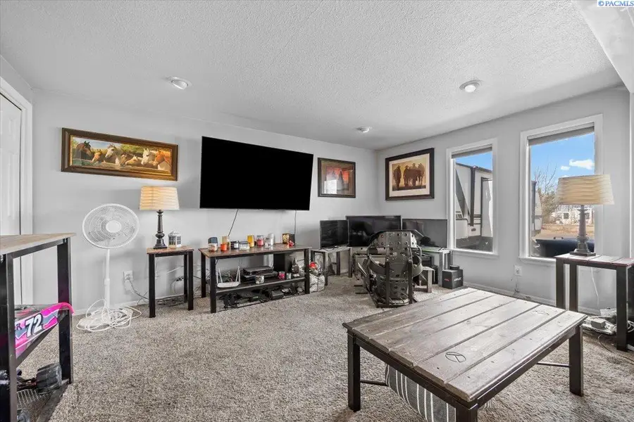 7019 W Bonnie Ave, Kennewick, WA 99336 - #2