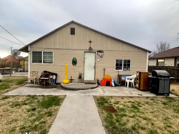 310 Davie St, Grandview, WA 98930