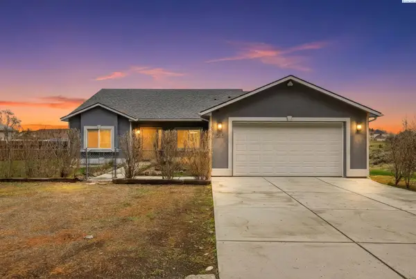 260 E 45th Ave, Kennewick, WA 99337