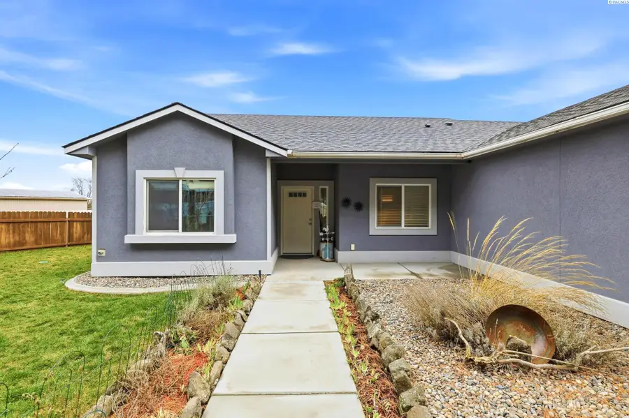 260 E 45th Ave, Kennewick, WA 99337 - #2