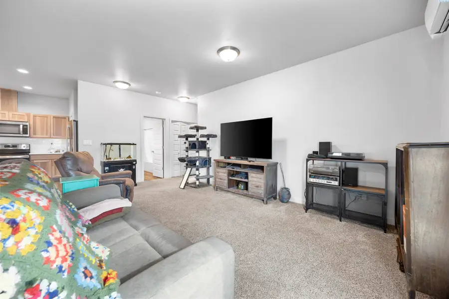 1322 13th St, Benton City, WA 99320 - #2