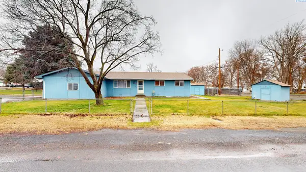 7208 W Arrowhead Avenue, Kennewick, WA 99336