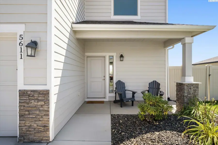 5611 W 32nd Ave, Kennewick, WA 99338 - #2