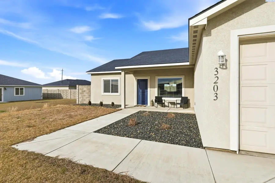 3203 E Helena Street, Pasco, WA 99301 - #3