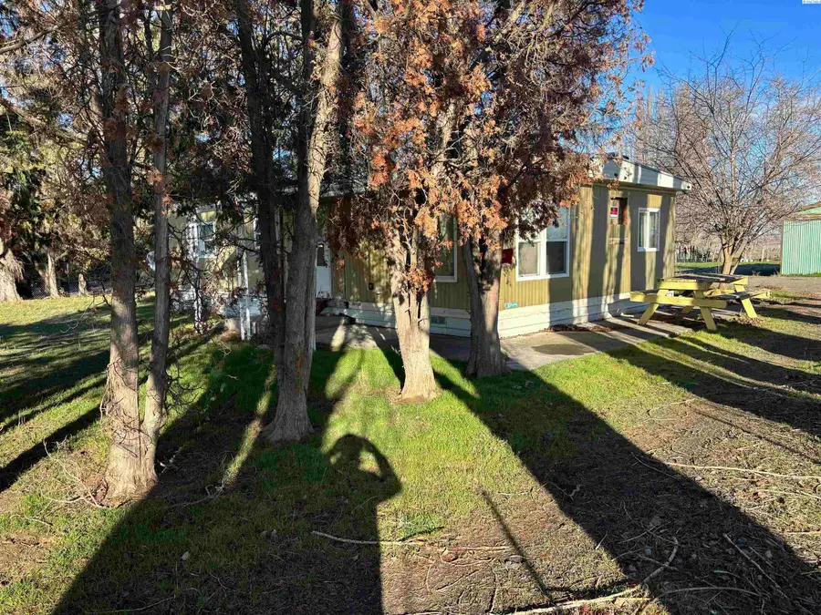 2284 W Rainier Road, Othello, WA 99344 - #3