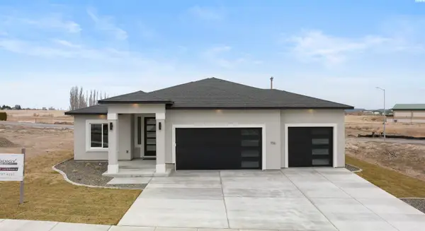 1068 S Florida Loop, Kennewick, WA 99338