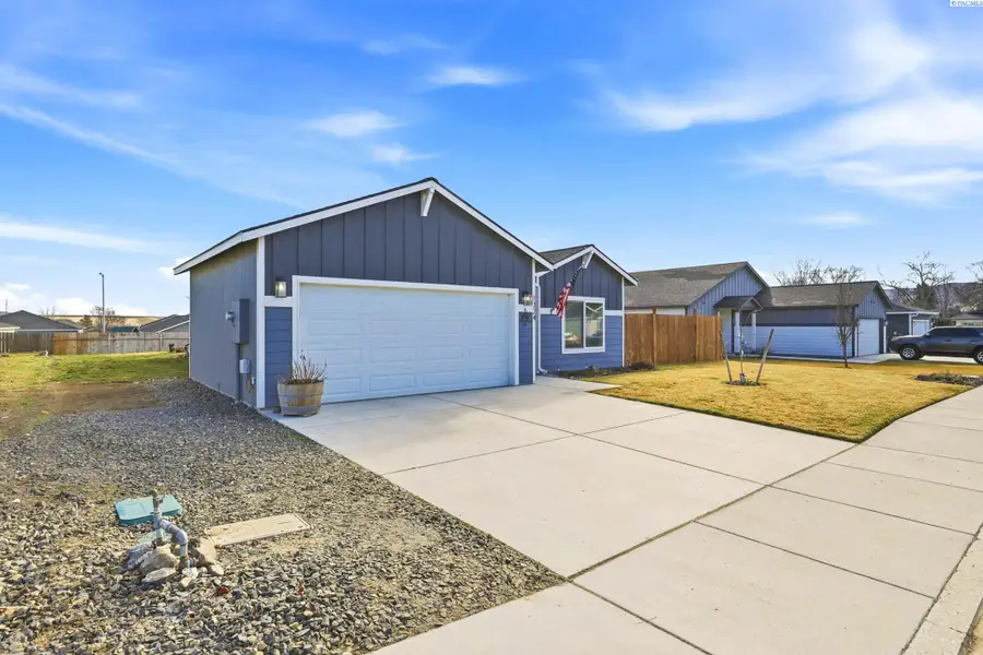 1324 14th St, Benton City, WA 99320 - #3