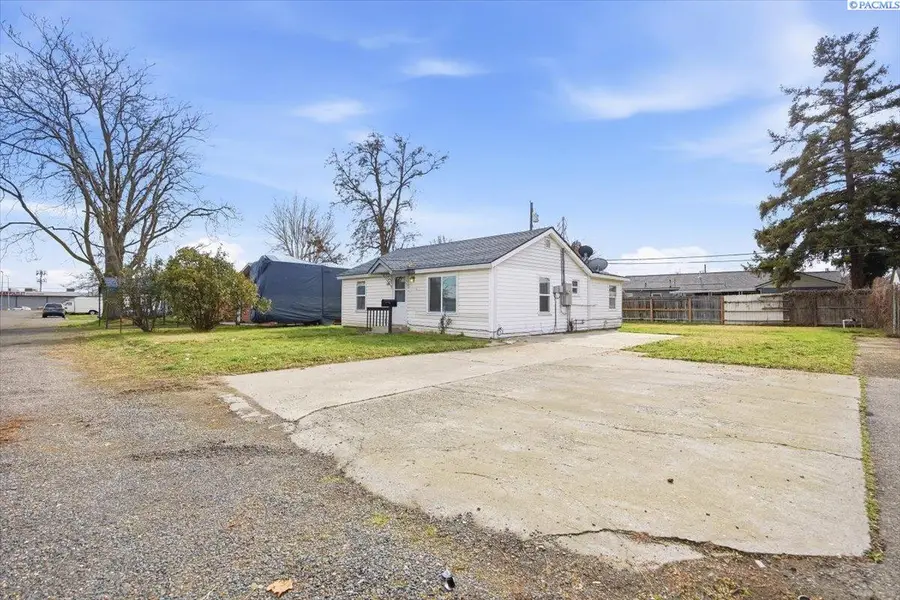 1503 W 4th Pl, Kennewick, WA 99336 - #3