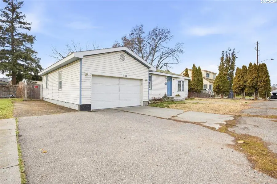 1507 W 4th Pl, Kennewick, WA 99336 - #3