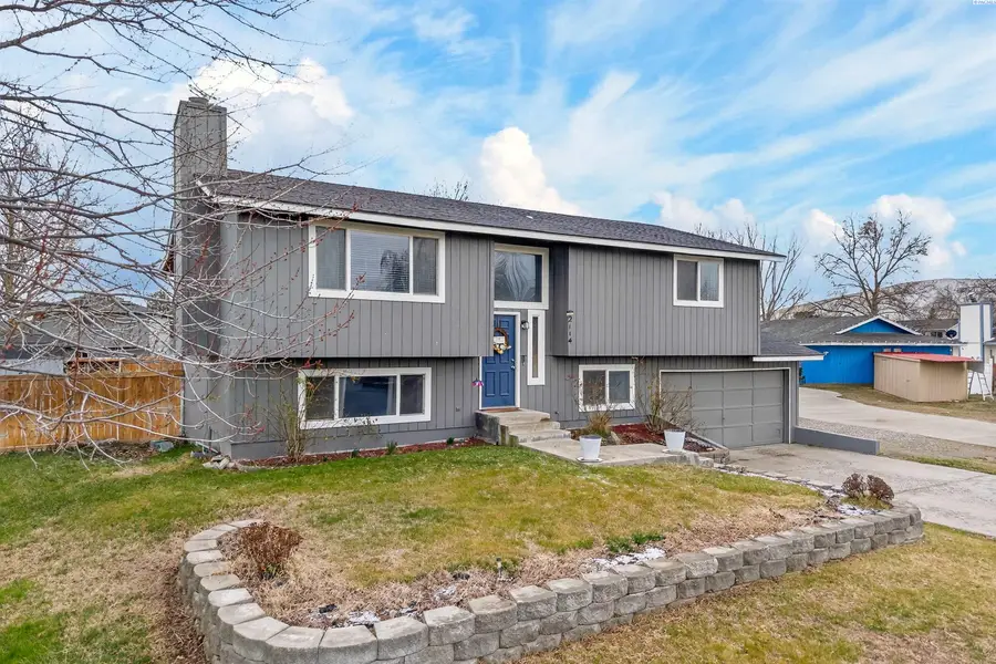 2114 Sparrow Ct, West Richland, WA 99353 - #3