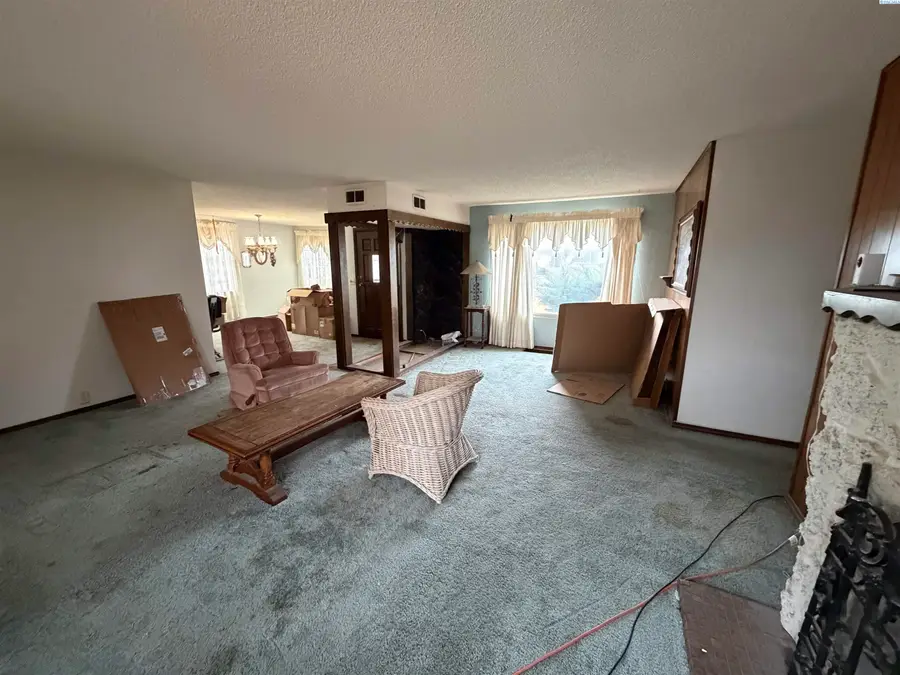 1826 W 10th Ave, Kennewick, WA 99336 - #3