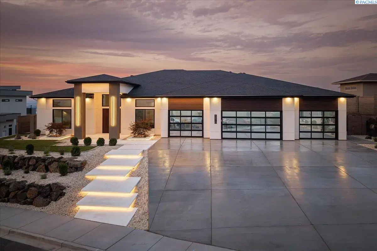 7240 W 21st Ave, Kennewick, WA 99336 - #1