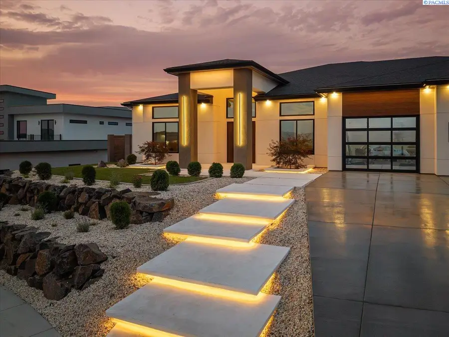 7240 W 21st Ave, Kennewick, WA 99336 - #3