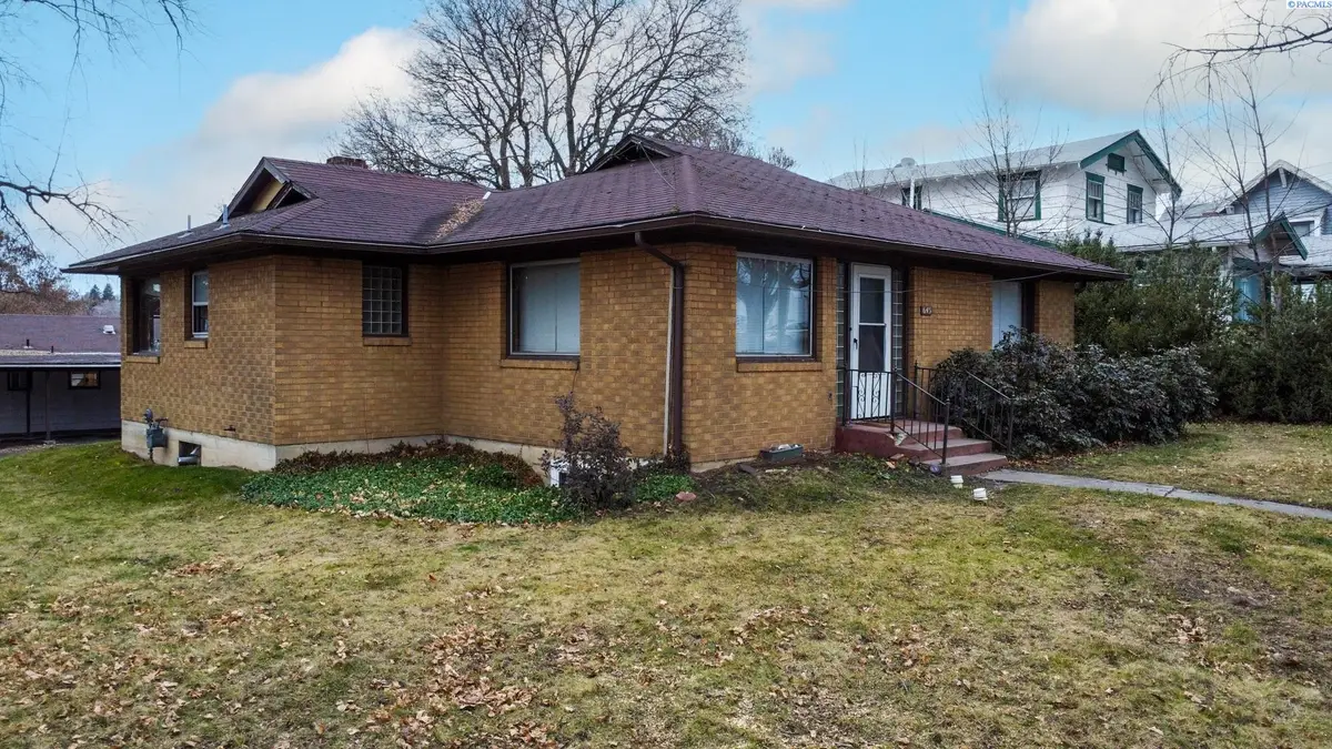 645,645 1/2 NE Maple St, Pullman, WA 99163-0000 - #1