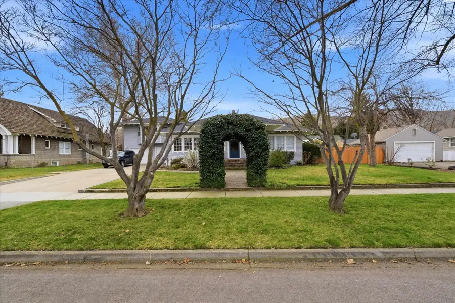 1111 Spokane Ave, Prosser, WA 99350 - #2