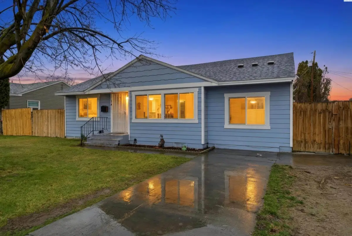 14 S Rainier St, Kennewick, WA 99336 - #1