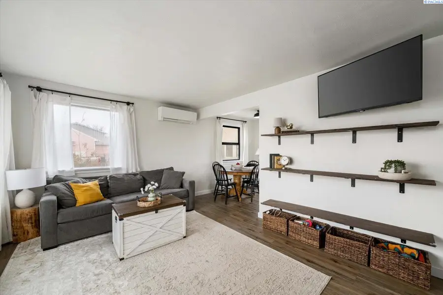 522 N Irving St, Kennewick, WA 99336 - #2