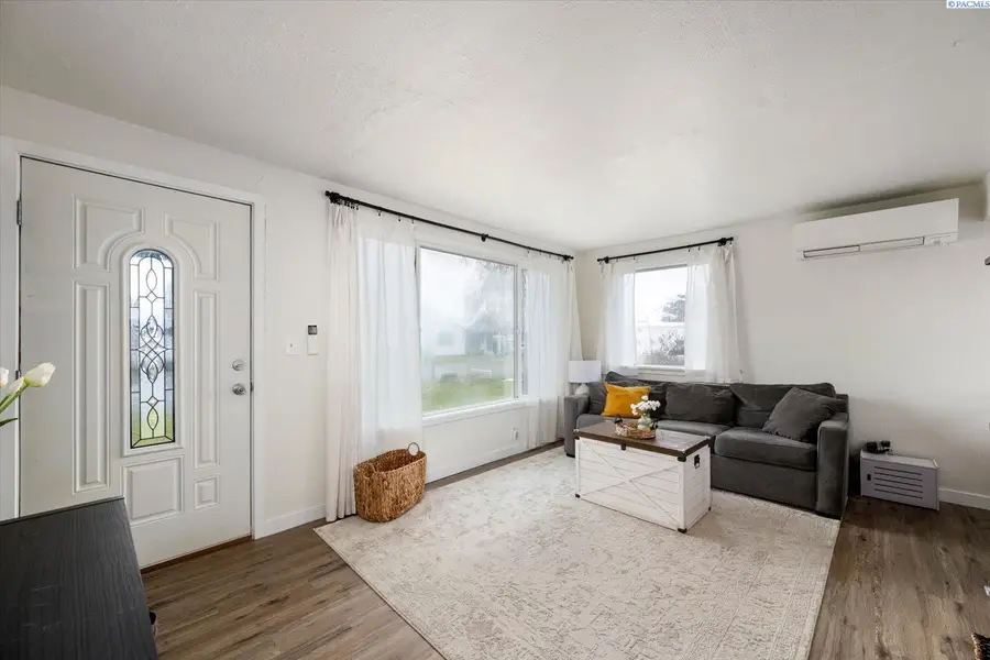 522 N Irving St, Kennewick, WA 99336 - #3