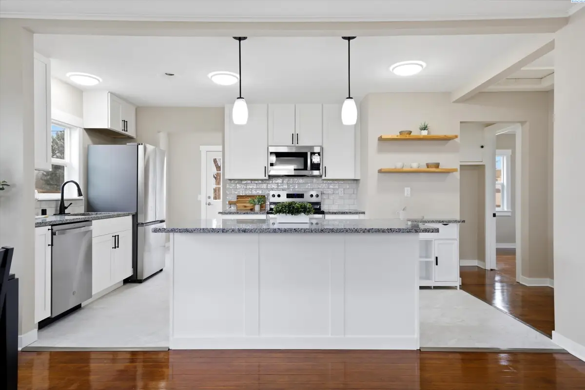 107 George Washington Way, Richland, WA 99352 - #1