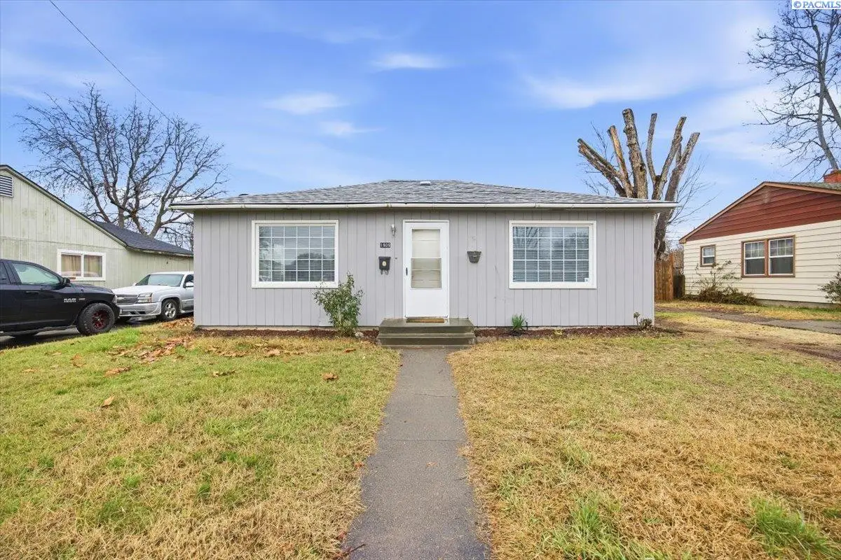 1909 W 3rd Ave, Kennewick, WA 99336 - #1