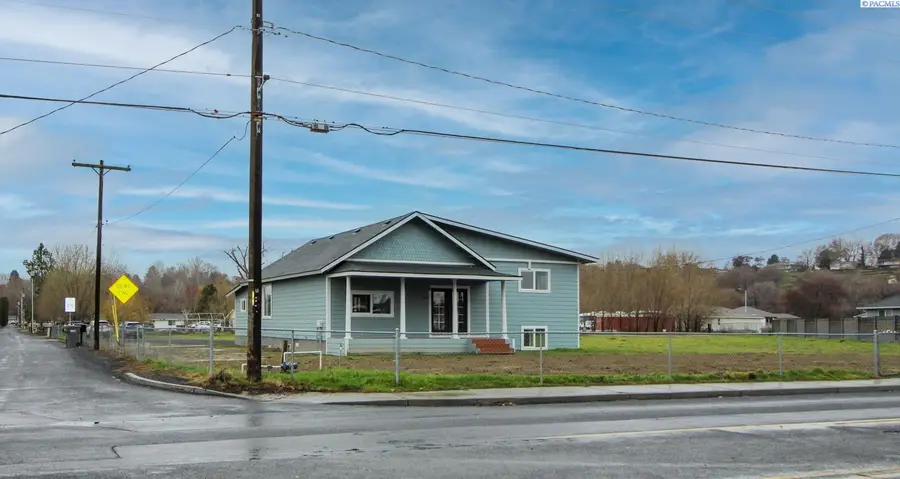 230 E 27th Avenue, Kennewick, WA 99337 - #2