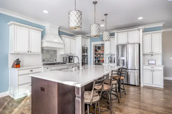 2807 N Riverside Drive, West Richland, WA 99353