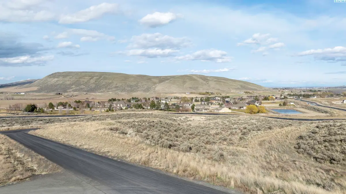 72810 Homestead Rd, Kennewick, WA 99338 - #1