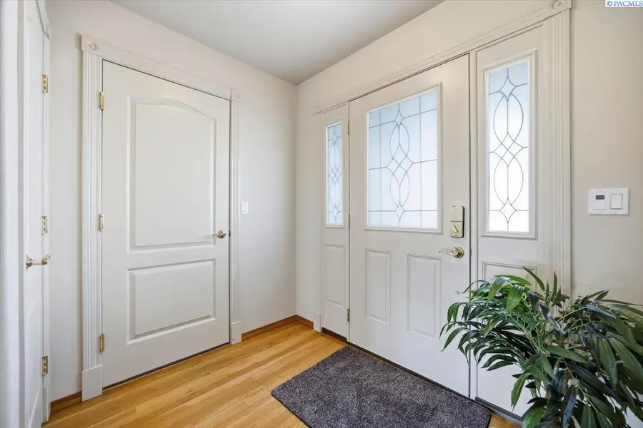 3710 W Canyon Lakes Dr #e101 #E101, Kennewick, WA 99337 - #3