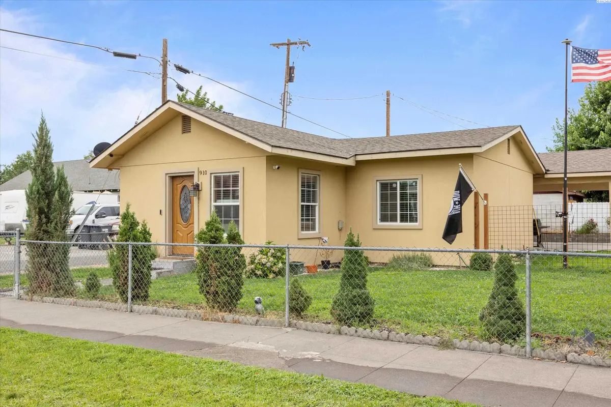 910 N 5th Ave, Pasco, WA 99301 - #1