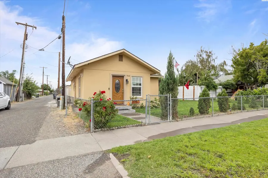 910 N 5th Ave, Pasco, WA 99301 - #3