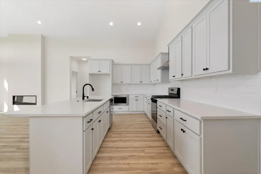 6641 W 24th Ave #13, Kennewick, WA 99338 - #2