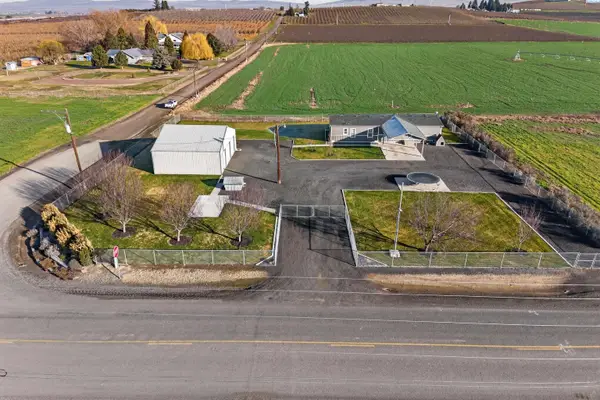 481 Woodworth Rd, Grandview, WA 98930