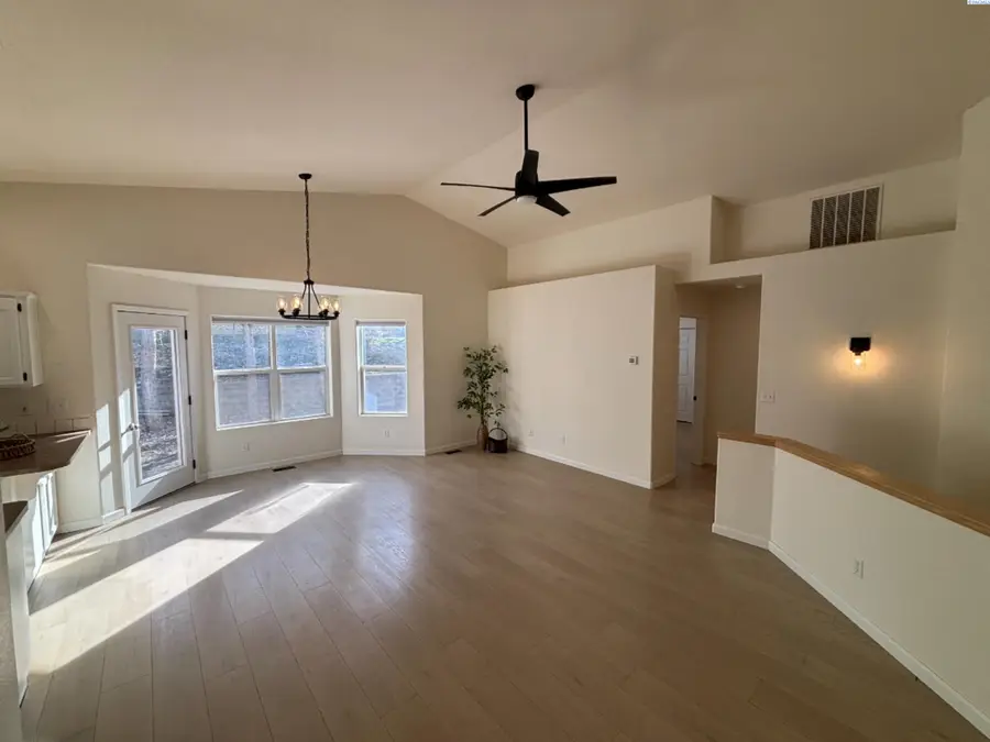 345 NW Parr Dr, Pullman, WA 99163 - #2