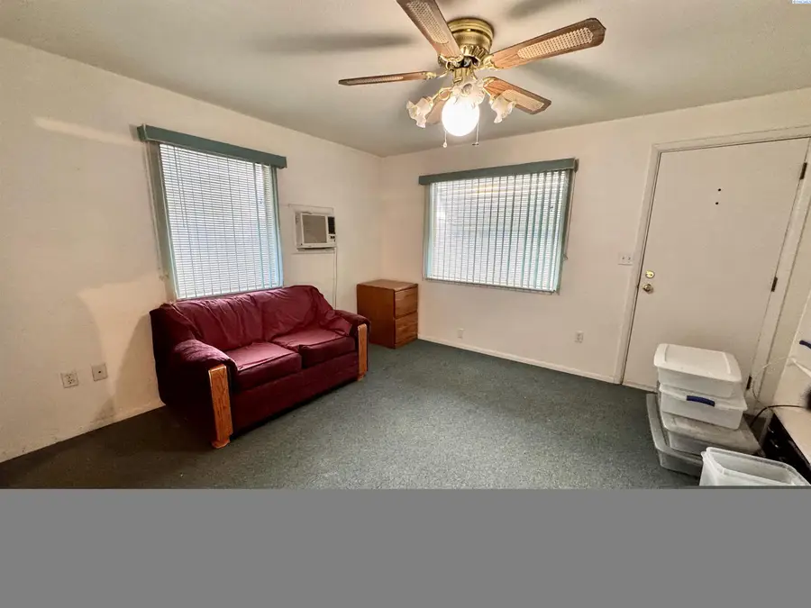 414 N 4th St, Sunnyside, WA 98944 - #2