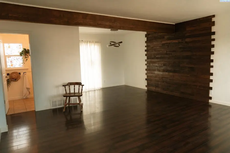 325 S Almira Ave, Connell, WA 99326 - #3