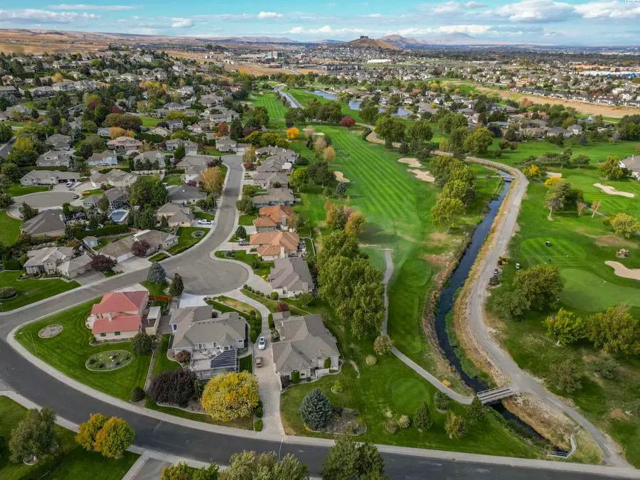 3906 S Morain Loop, Kennewick, WA 99337 - #2