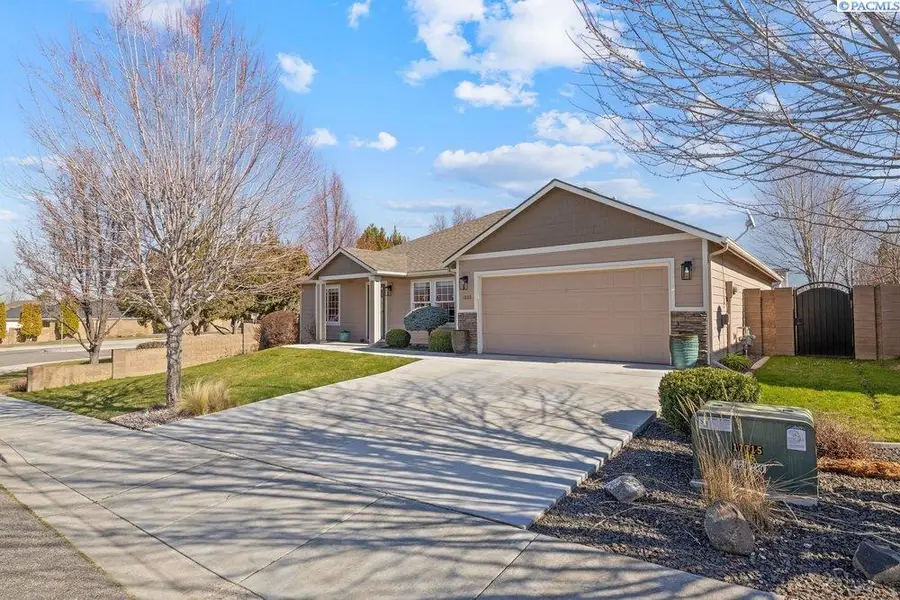 1803 S Irving Pl., Kennewick, WA 99338 - #3