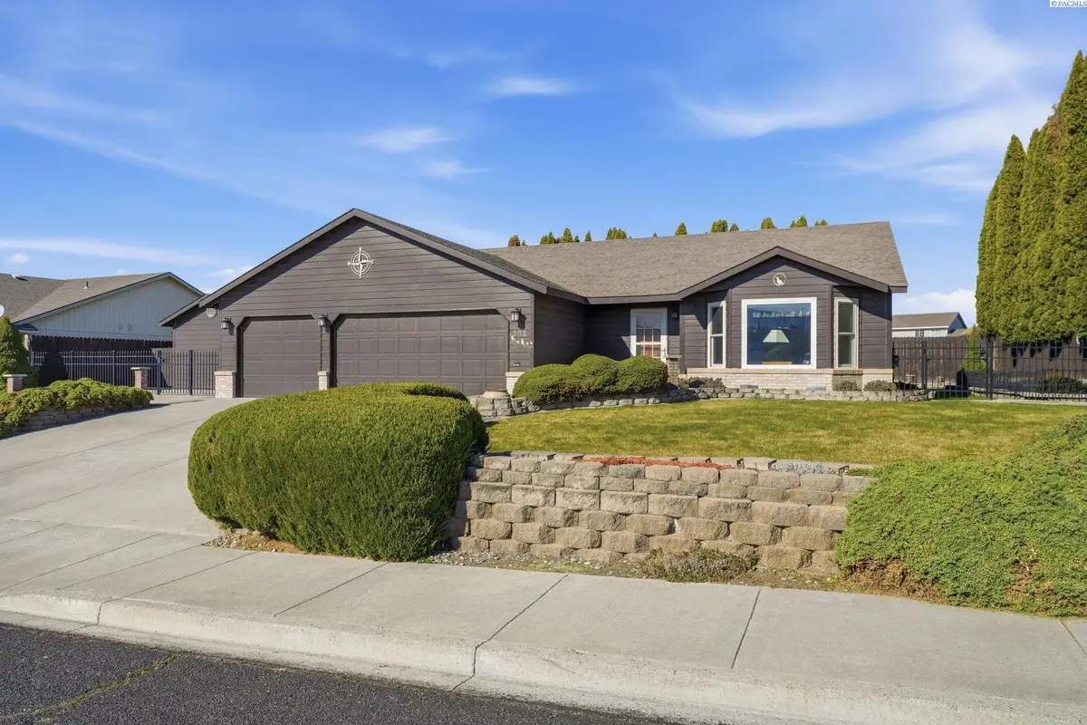 302 W 50th Ave, Kennewick, WA 99337-4614 - #1