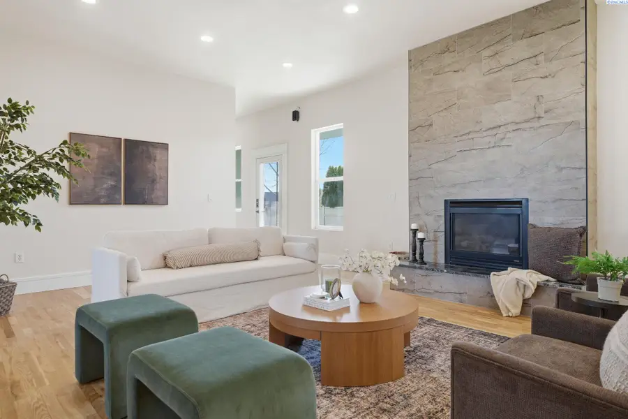 4211 Tamarack Rd, West Richland, WA 99353 - #3