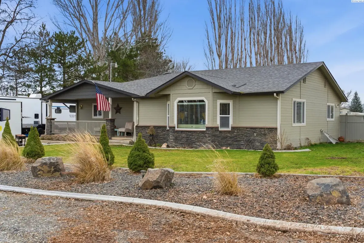 5603 E Hamilton Rd, Benton City, WA 99320 - #1