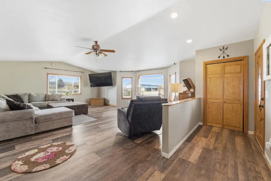 5603 E Hamilton Rd, Benton City, WA 99320 - #3