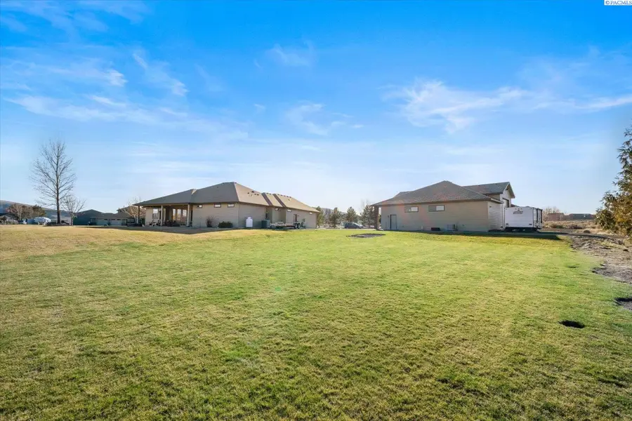 4004 Kiger Rd, West Richland, WA 99353 - #3