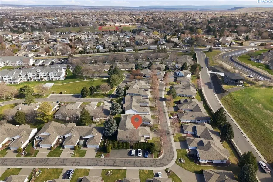 3527 S Huntington Lp., Kennewick, WA 99337 - #3