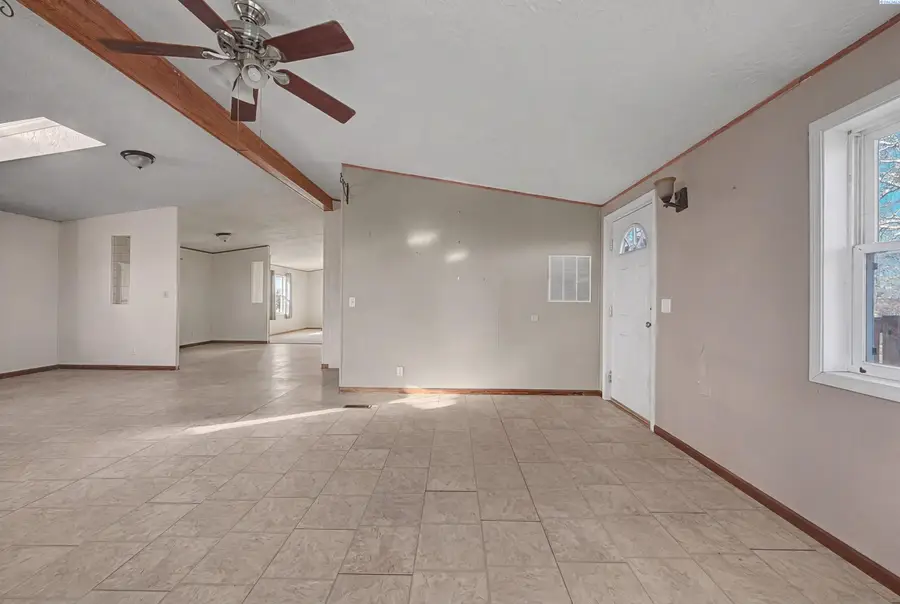 10124 Road 16 Ne, Moses Lake, WA 98837-9356 - #3