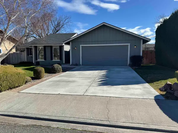 412 N Kansas St, Kennewick, WA 99336