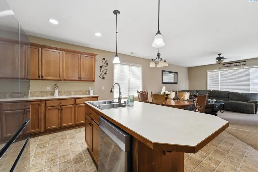 5606 W 20th, Kennewick, WA 99337 - #2